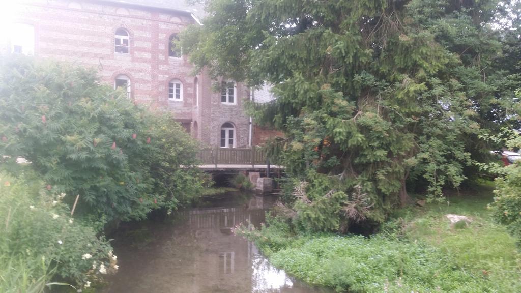 Gite De L'Ancien Moulin Valmont  Exteriör bild